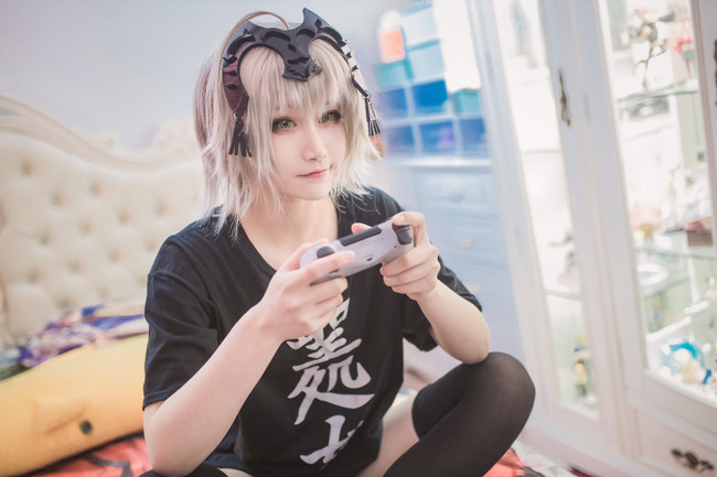 “8868体育”美食推荐:香蕉薄饼,炒红菜苔,柠香烤乳鸽,宫保鸡丁的做法(图1) 8868体育平台